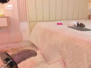 rubi-foxx22, female webcam model,  years old, on live webcam