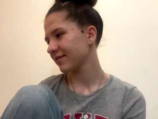 Live webcam model cucnill on Soda Cams