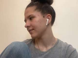 Live webcam model cucnill on Soda Cams