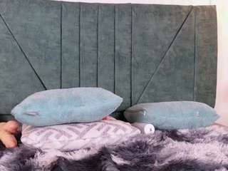 Holy-unn live cam preview