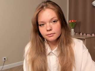 Live webcam model sherydines on Soda Cams