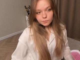 Live webcam model sherydines on Soda Cams