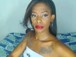 le modèle warrior-queen est en webcam porno dans un show sur le site camsoda, il possède les tags suivants: anal toys,average,blowjob,drinking,facial piercings,gape,handjob,hazel eyes,orgasm,sexting,smoking,tattoos,hd