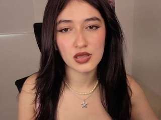 aleblancxoxo's CamSoda show and profile