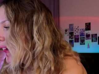 amymoore-x's CamSoda show and profile