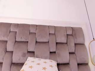 Only-gia's live stream