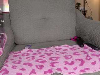 aizaxo live webcam show