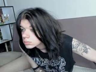le modèle chromehabit est en webcam porno dans un show sur le site camsoda, il possède les tags suivants: anal toys,gay jerk,tattoos,smoking,sexting,orgasm,no drinking,handjob,femboy,asshole,english,cock rating,cei,blue eyes,black hair,average,hd