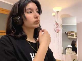 wildatebar's CamSoda show and profile