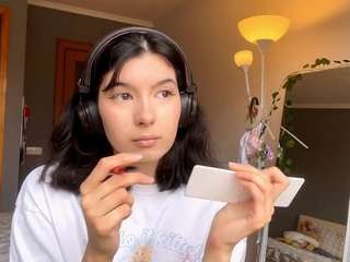 Live webcam model wildatebar on Soda Cams