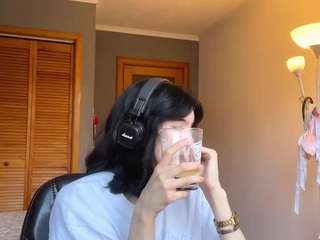 Live webcam model wildatebar on Soda Cams