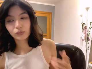 Live webcam model wildatebar on Soda Cams