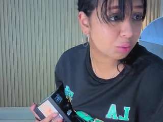 kristen-black-t