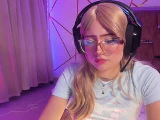 Este modelo está en vivo ahora. vivicutie