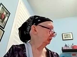 lovelyleslieyeller webcam