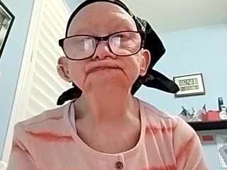 lovelyleslieyeller webcam