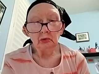 lovelyleslieyeller webcam