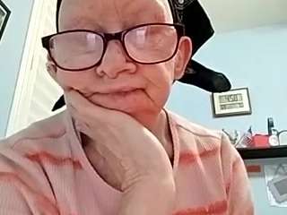 lovelyleslieyeller webcam