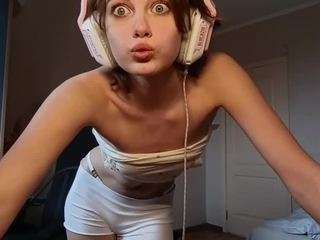 Live webcam model carollondrick on Soda Cams