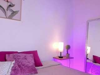 Live webcam model julietalombardi on Soda Cams