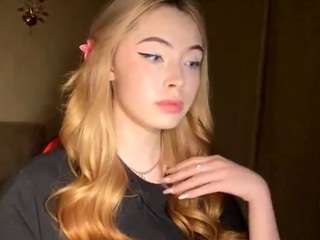 le modèle maryettachittum est en webcam porno dans un show sur le site camsoda, il possède les tags suivants: ahegao,solo,normal,orgasm,public,pussy,sex toys,sexy,shaved pussy,shower,spank,no drinking,squirter,strip,striptease,tease,teen 18,twerk,wet,young adult