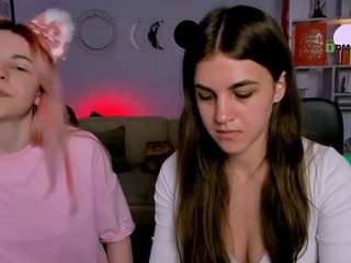 Live webcam model secret-kitti on Soda Cams