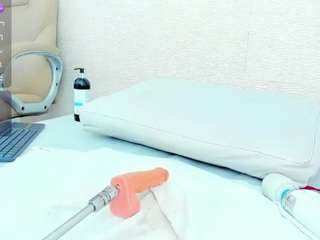 keylaa-nahir Live Webcam on CamSoda