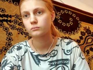 Kira live cam