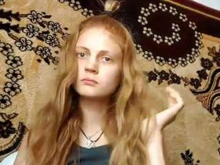 Naomigernert's cam show statistics and live stream