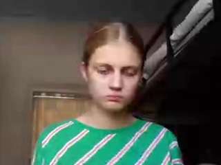 Kira live cam preview