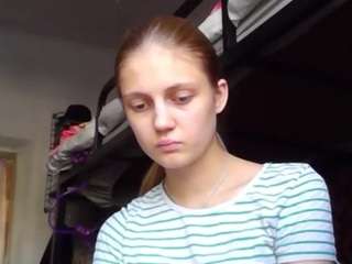 Kira live cam preview