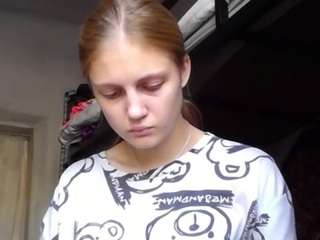 Kira live cam preview