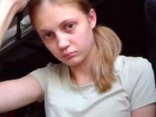 Kira live cam preview