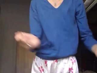 Kira live cam preview