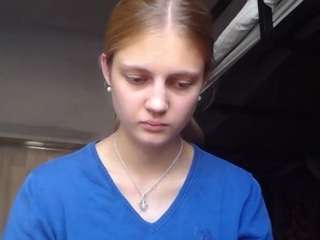 Kira live cam preview