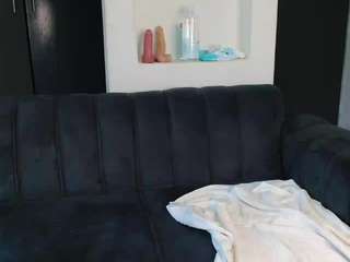 sweethotlips102 Live Webcam on CamSoda