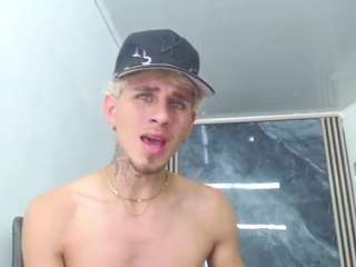 dannthestiff's live room