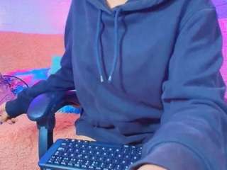 le modèle hotcakes-uwu est en webcam porno dans un show sur le site camsoda, il possède les tags suivants: black hair,blowjob,brown eyes,deepthroat,dildo or vibrator,drinking,facial piercings,lovense,moaning,sex toys,skinny,tattoos,tittyfuck,toys,hd