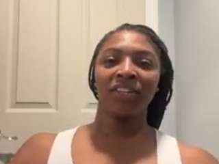 Live webcam model kikikakez on Soda Cams