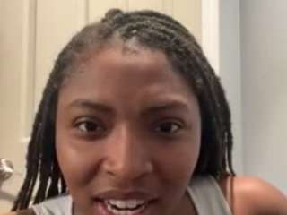 Live webcam model kikikakez on Soda Cams