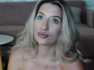 Meganblaze's cam show statistics and live stream