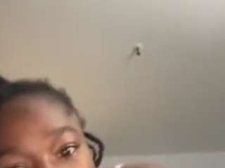 prettydemonthick webcam