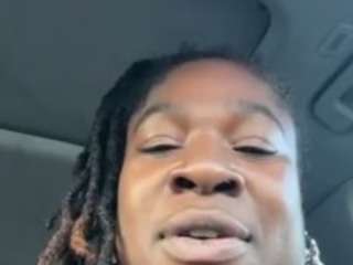 Live webcam model prettydemonthick on Soda Cams