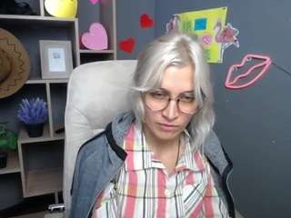le modèle rubydavis est en webcam porno dans un show sur le site camsoda, il possède les tags suivants: anal toys,smoking,ass to mouth,no smoking,public,pussy,sexy,shaved pussy,skinny,solo show,nature,spank,squirter,strip,striptease,tattoos,tittyfuck,twerk,nipple piercings,no drinking