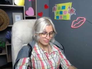 le modèle rubydavis est en webcam porno dans un show sur le site camsoda, il possède les tags suivants: anal toys,smoking,ass to mouth,no smoking,public,pussy,sexy,shaved pussy,skinny,solo show,nature,spank,squirter,strip,striptease,tattoos,tittyfuck,twerk,nipple piercings,no drinking