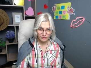 le modèle rubydavis est en webcam porno dans un show sur le site camsoda, il possède les tags suivants: anal toys,smoking,ass to mouth,no smoking,public,pussy,sexy,shaved pussy,skinny,solo show,nature,spank,squirter,strip,striptease,tattoos,tittyfuck,twerk,nipple piercings,no drinking