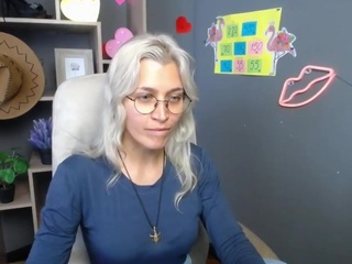 le modèle rubydavis est en webcam porno dans un show sur le site camsoda, il possède les tags suivants: anal toys,smoking,ass to mouth,no smoking,public,pussy,sexy,shaved pussy,skinny,solo show,nature,spank,squirter,strip,striptease,tattoos,tittyfuck,twerk,nipple piercings,no drinking