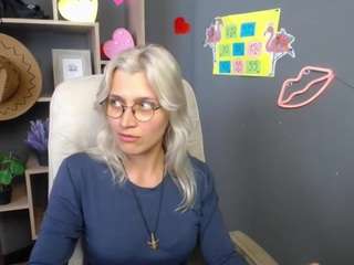 Model ini sedang live sekarang. rubydavis