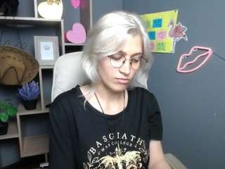 le modèle rubydavis est en webcam porno dans un show sur le site camsoda, il possède les tags suivants: anal toys,smoking,ass to mouth,no smoking,public,pussy,sexy,shaved pussy,skinny,solo show,nature,spank,squirter,strip,striptease,tattoos,tittyfuck,twerk,nipple piercings,no drinking