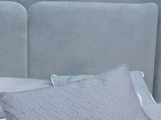 le modèle serenne est en webcam porno dans un show sur le site camsoda, il possède les tags suivants: athletic,lovense,toys,tittyfuck,orgasm,normal,no smoking,no drinking,ball sucking,natural,handjob,foot fetish,doggy style,dildo or vibrator,deepthroat,brown eyes,blowjob,black hair,big ass,big tits